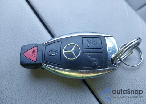 2011 Mercedes-Benz E 350 z USA, uszkodzony, nr VIN WDDHF5GB9BA291820